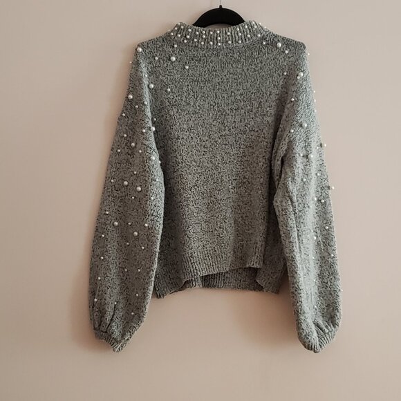 Gray Knitted Sweater - Picture 1 of 4